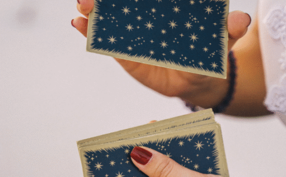 Nem sempre é a carta. Às vezes, é a pergunta._nayanatarot